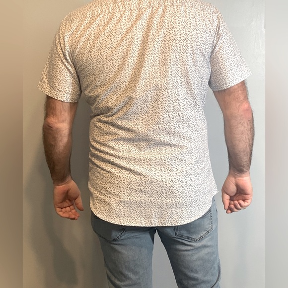 Sovereign Code Casual Button Up Dress Shirt Size Large Purple/White Motif - Picture 3 of 9